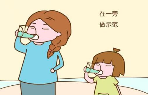 宝宝不爱喝水怎么办？轻松4招让宝宝爱上喝水